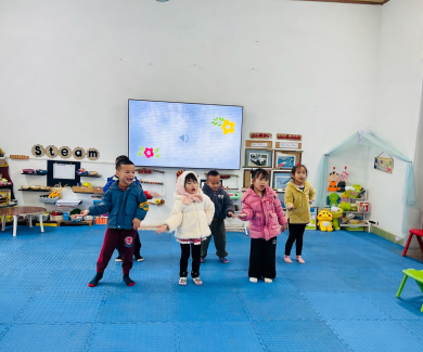 HOẠT ĐỘNG ÂM NHẠC – BIỂU DIỄN CUỐI CHỦ ĐỀ CỦA CÁC BÉ LỚP 5 TUỔI TRUNG TÂM 🎶